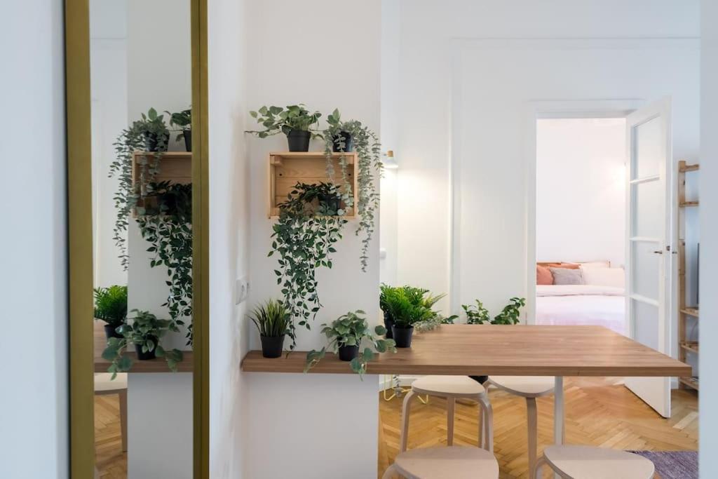 Downtown Cozy Apartment Old Town Букурещ Екстериор снимка