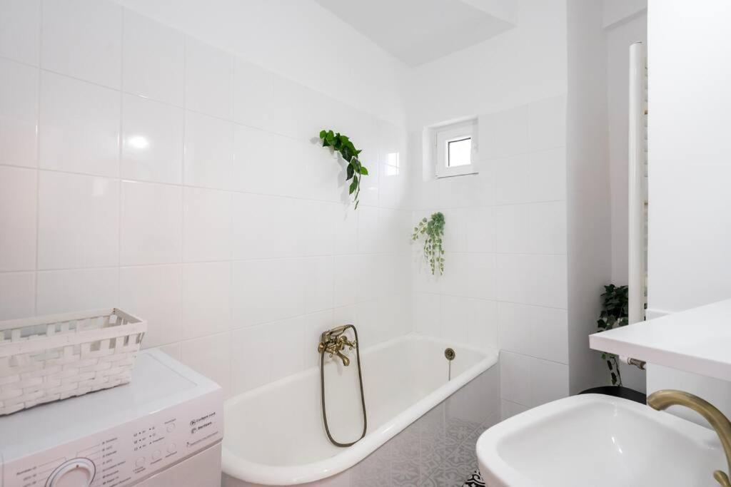 Downtown Cozy Apartment Old Town Букурещ Екстериор снимка