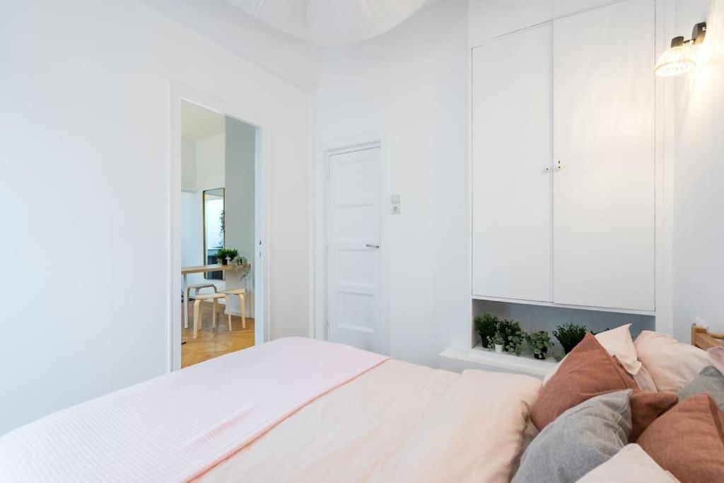 Downtown Cozy Apartment Old Town Букурещ Екстериор снимка