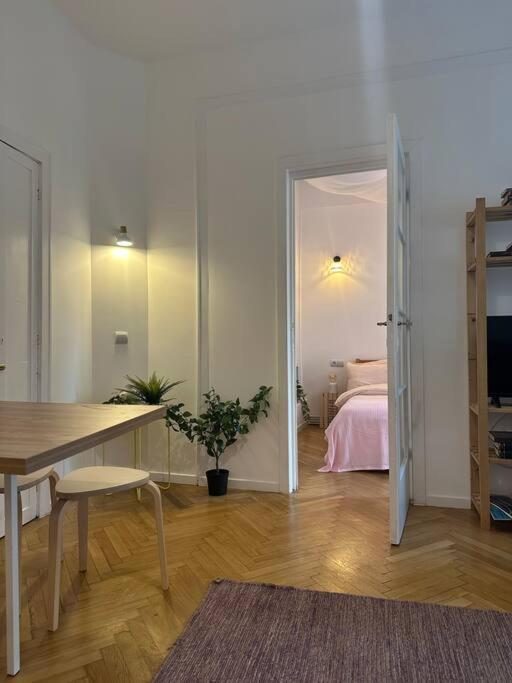 Downtown Cozy Apartment Old Town Букурещ Екстериор снимка