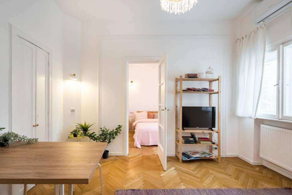 Downtown Cozy Apartment Old Town Букурещ Екстериор снимка