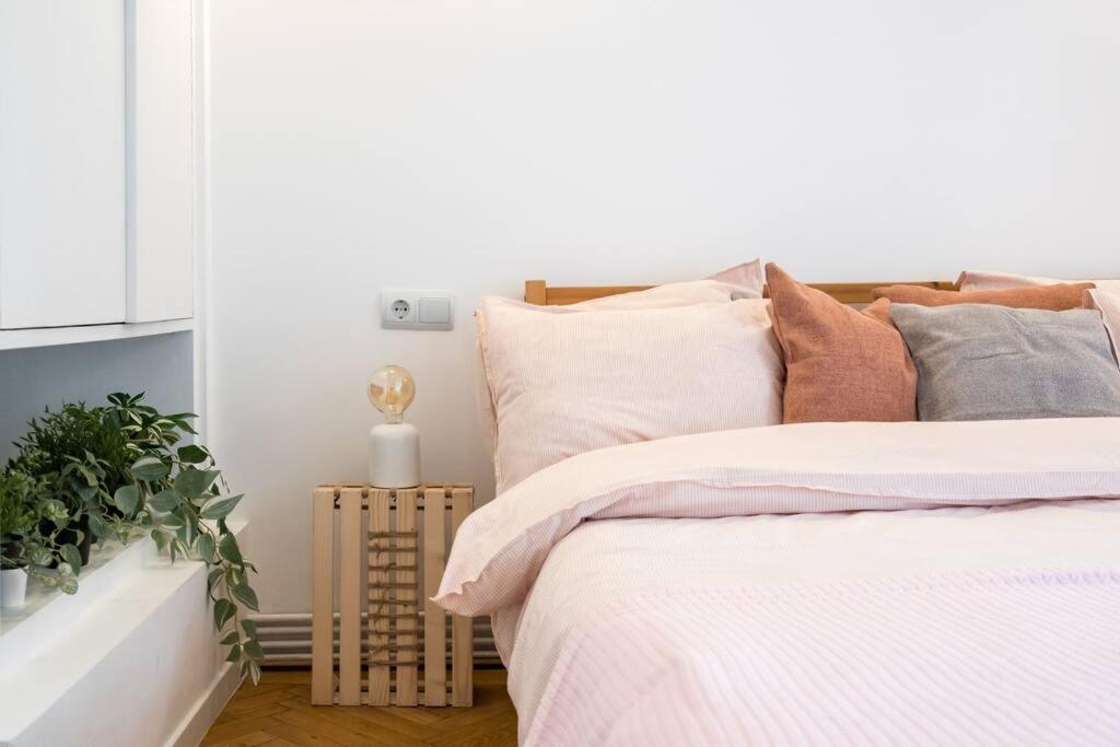 Downtown Cozy Apartment Old Town Букурещ Екстериор снимка