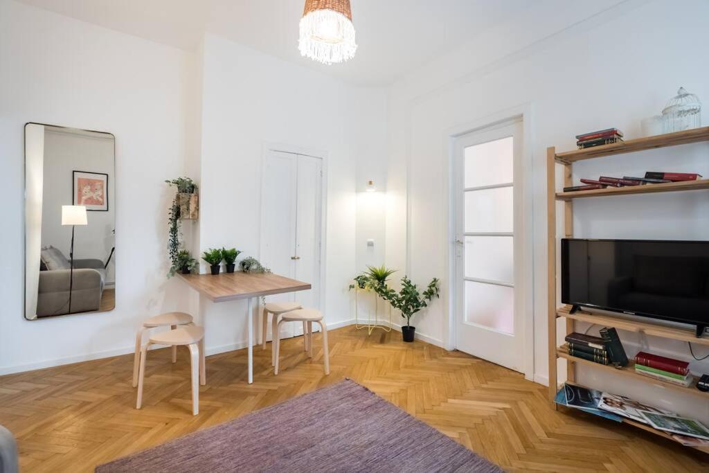 Downtown Cozy Apartment Old Town Букурещ Екстериор снимка