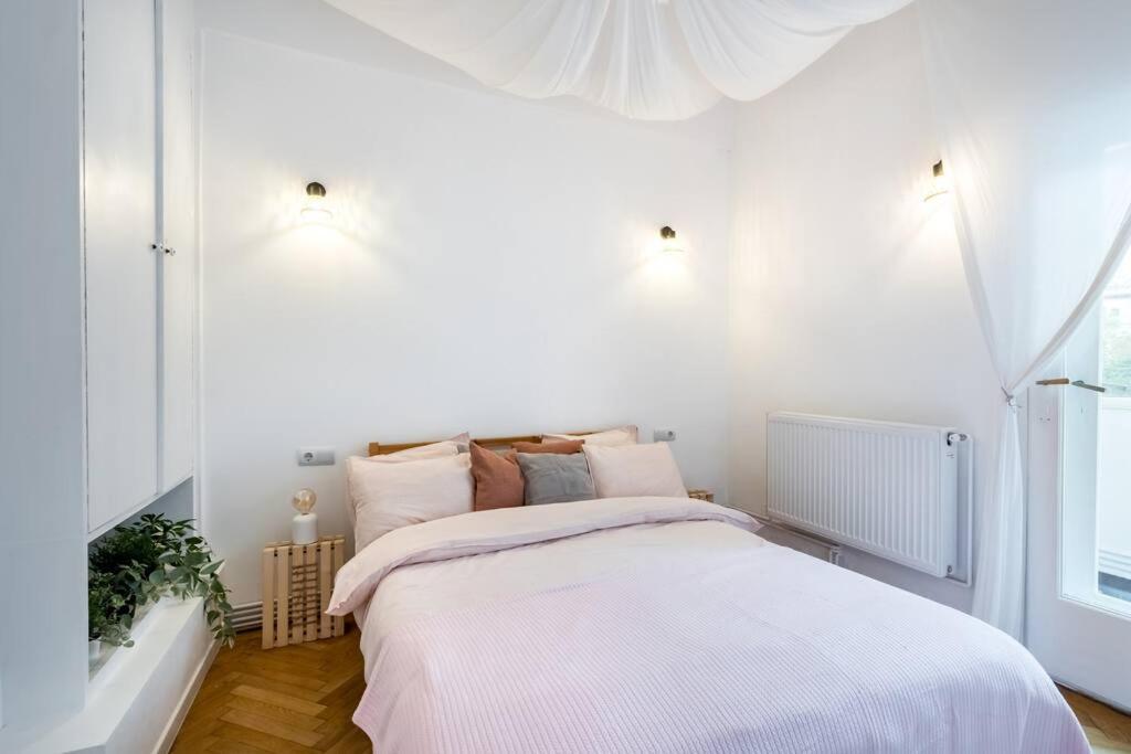 Downtown Cozy Apartment Old Town Букурещ Екстериор снимка