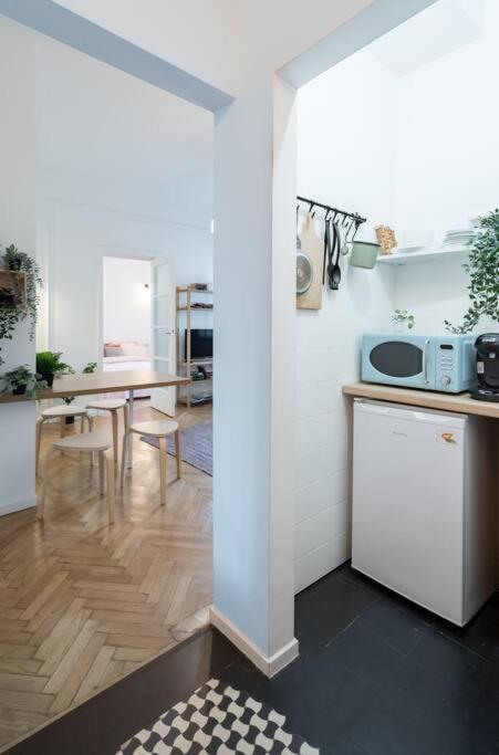 Downtown Cozy Apartment Old Town Букурещ Екстериор снимка